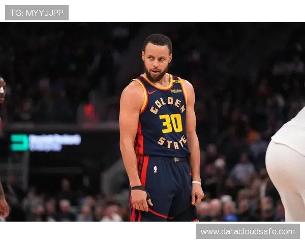 大残阵反杀勇士！库里空砍38分！篮板又爆了...